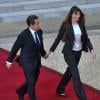 Carla Bruni et Nicolas Sarkozy, devant l'Elysée en mai 2012