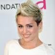 Miley Cyrus annonce qu'elle est numéro 1 de la Hot List de Maxim