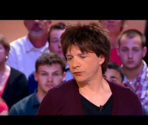 Sur le plateau du Grand Journal de Canal+, Nicola Sirkis revient sur la polémique du clip College Boy d'Indochine