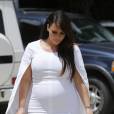 Kim Kardashian enceinte : ses pieds doublent de volume