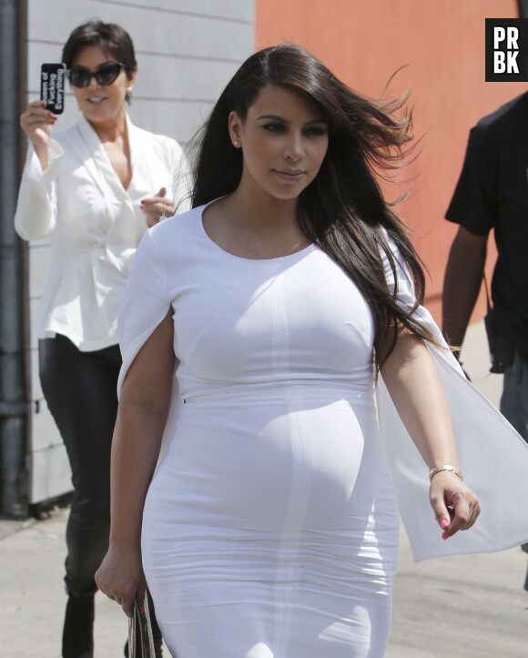 Kim Kardashian enceinte de six mois