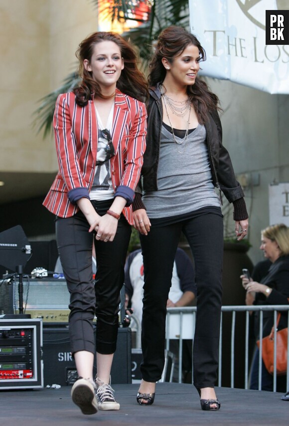 Kristen Stewart et Nikki Reed s'entendent très bien depuis leur rencontre sur le tournage de Twilight.