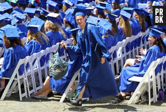 Peter Parker va obtenir son diplôme de fin d'année dans The Amazing Spider-Man 2