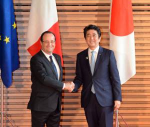 François Hollande et le premier ministre japonais Shinzo Abe, vendredi 7 juin 2013 à Tokyo