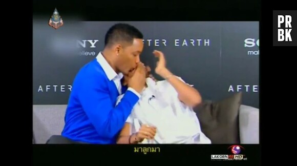 Will Smith fait un bisou sur la bouche à son fils Jaden, en promo pour After Earth