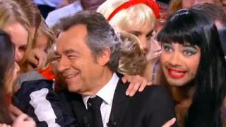 Michel Denisot quitte le Grand Journal : Omar Sy, Depardieu, Louise Bourgoin, larmes et câlins géants pour la dernière