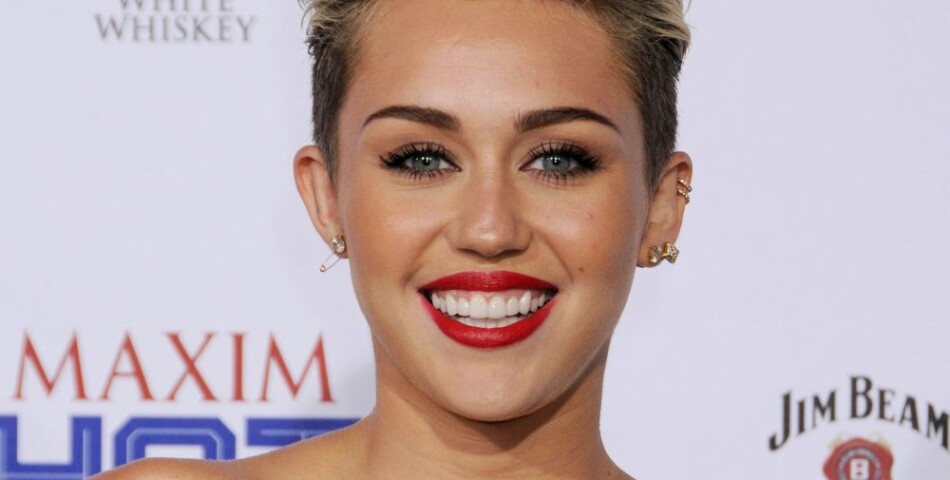 Miley Cyrus : sans pantalon pour ses vacances au Canada