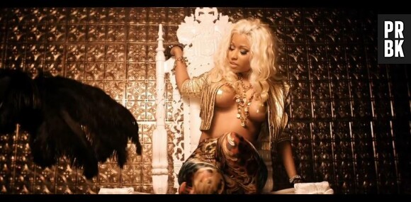 Nicki Minaj et ses cache-tétons dans le clip de French Montana 'Freaks'
