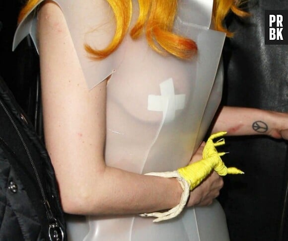Lady Gaga : ses tétons restent bien cachés