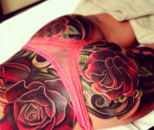 Cheryl Cole et son incroyable tatouage sur les fesses.