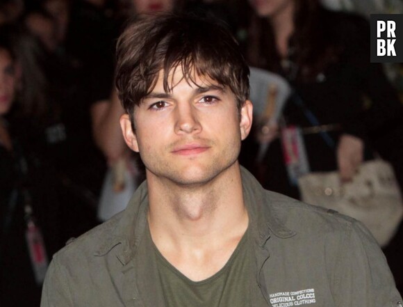 Ashton Kutcher sort avec Mila Kunis, sont ancienne partenaire de That 70's Show