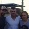 Gareth Bale pose avec les autres joueurs du Real
