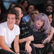 Harry Styles complice avec Kelly Osbourne à la Fashion Week de Londres