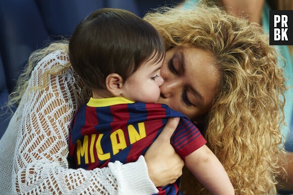 Shakira et Milan encouragent Gérard Piqué et le FC Barcelone le 14 septembre 2013 au Camp Nou