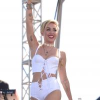 Miley Cyrus : à moitié nue pour un concert à Las Vegas