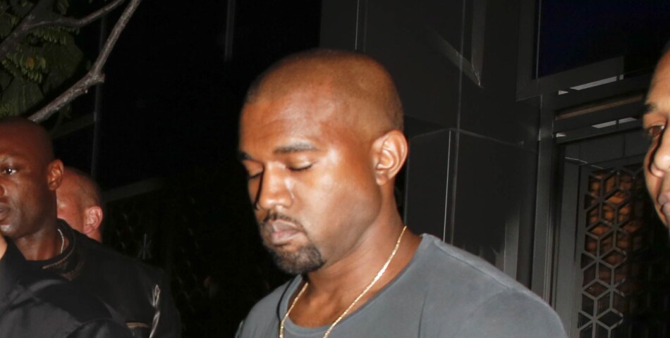 Kanye West tire la tronche à la sortie d&#039;un restaurant de L.A, le 20 septembre 2013