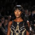 Naomi Campbell s'endort en pleine interview à Londres