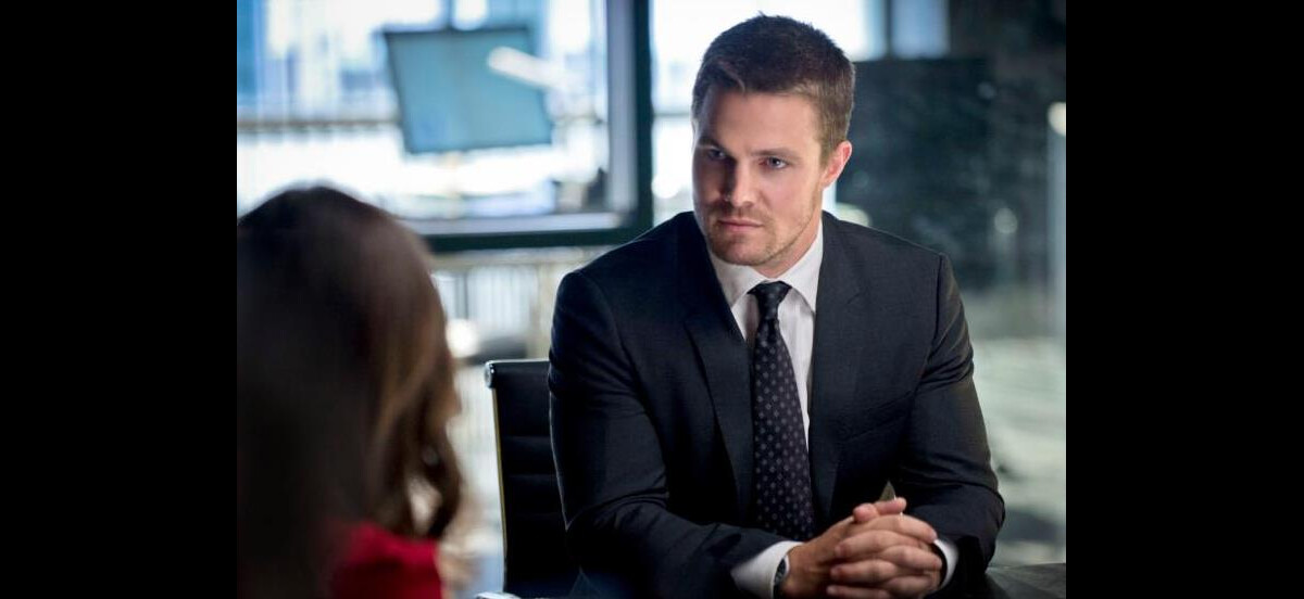 Photo : Arrow saison 2 : Oliver face à Summer Glau - PureBreak