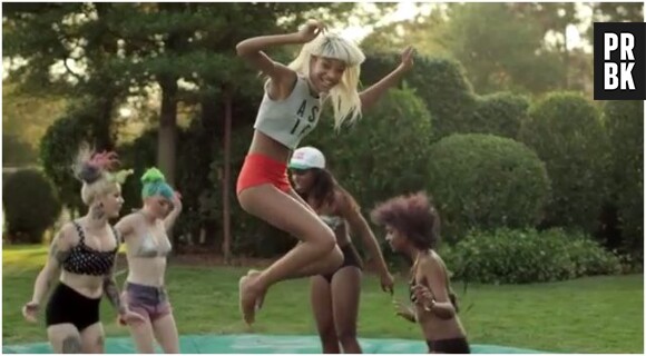 Willow Smith, dans le clip de Summer Fling, signée dans le label de Jay Z