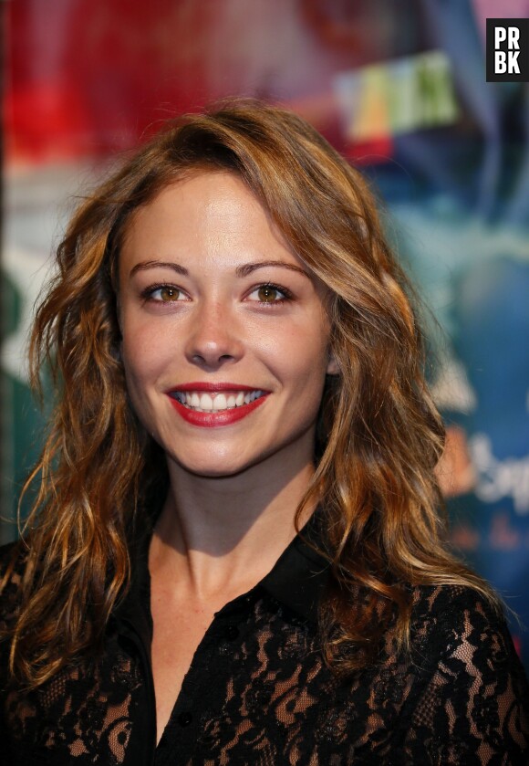 Dounia Coesens de Plus belle la vie ce soir dans Camping Paradis sur TF1.