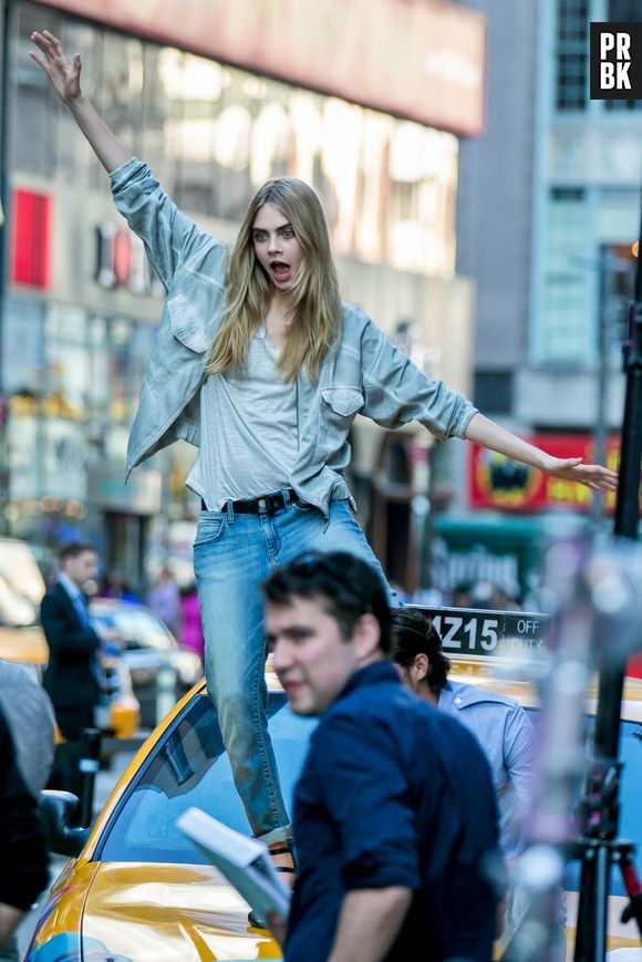 Cara Delevingne en shooting pour DKNY les 15 et 16 octobre 2013 à New-York