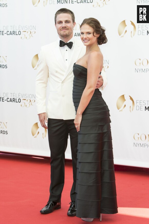 Stephen Amell et sa femme Cassandra à la cérémonie de clôture du Festival de télévision de Monte Carlo 2013