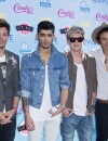 One Direction sur le tapis rouge des Teen Choice Awards 2013