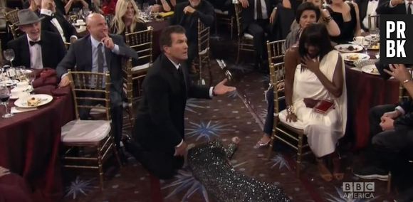 Sacha Baron Cohen : "Borat" tue par erreur une veille dame en chaise roulante aux Britannia Awards 2013