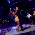 Danse avec les stars 4 : Alizée chute pendant le marathon de la danse (à 3:18 dans la vidéo)