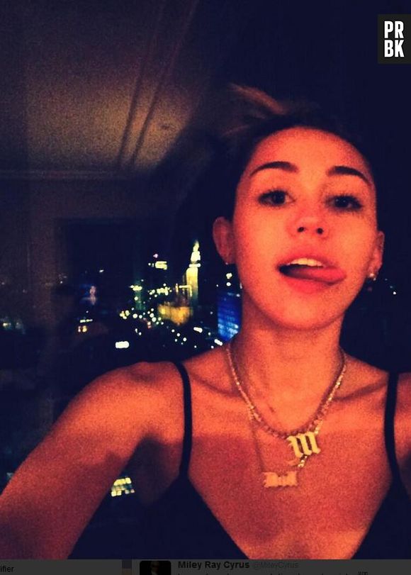 Miley Cyrus défendue par sa best friend Demi Lovato