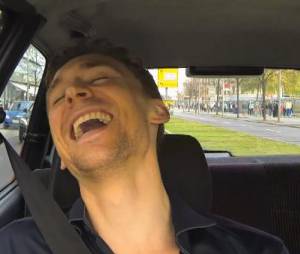 Tom Hiddleston : Loki se met au karaoké en Allemagne