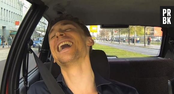 Tom Hiddleston : Loki se met au karaoké en Allemagne