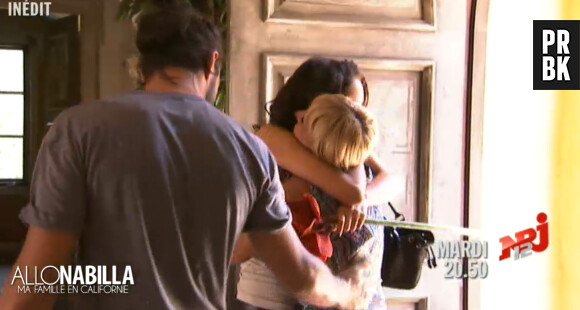 Allo Nabilla : Nabilla Benattia serre sa belle-maman dans les bras