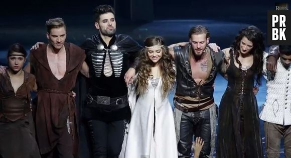 Robin des Bois - J'attendais, le clip officiel réalisé par Matt Pokora dans les coulisses de la comédie musicale