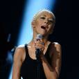 Christina Aguilera affiche sa perte de poids sur la scène des AMA 2013