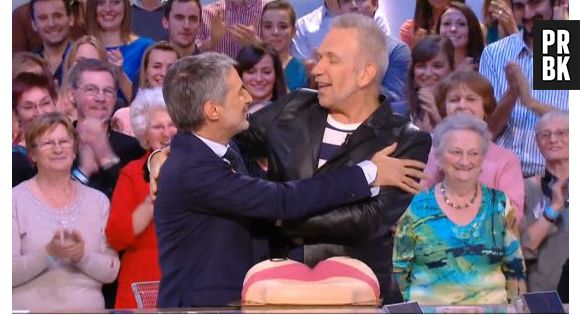 Antoine de Caunes : Jean-Paul Gaultier et Frank Michael pour son 60e anniversaire dans le Grand Journal sur Canal+, le 2 décembre 2013
