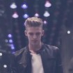 Cody Simpson : Please Come Home for Christmas, le clip mélancolique pour Noël