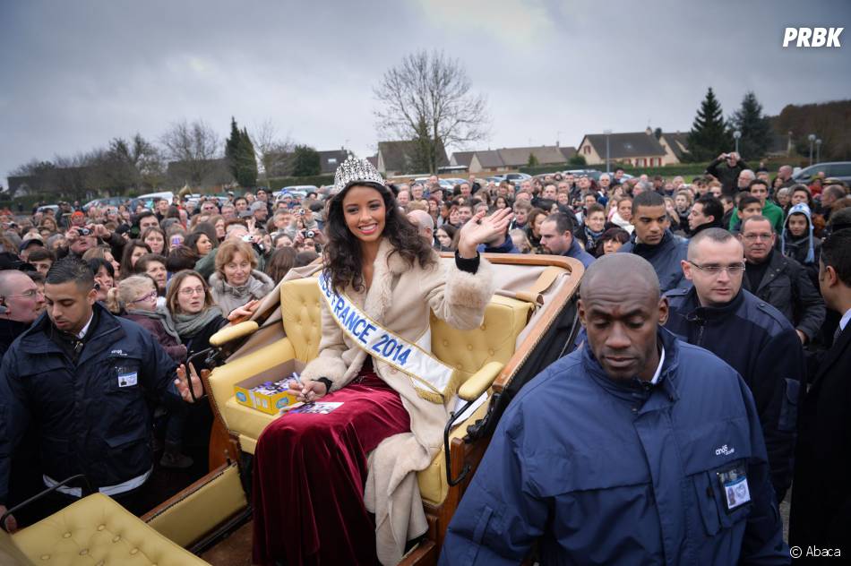 Flora Coquerel : Miss France 2014 de retour dans son village, le 18 décembre 2013 à Morancez