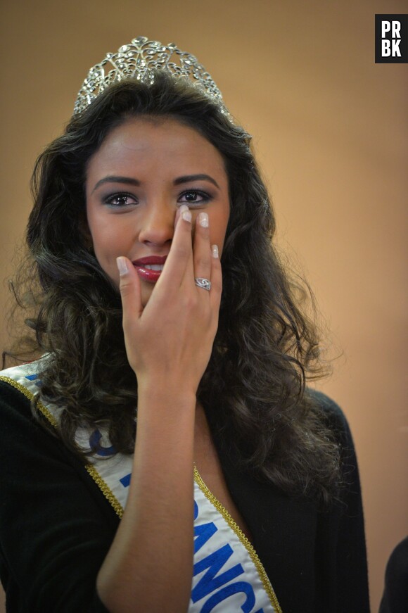 Flora Coquerel : Miss France 2014 émue dans son village, le 18 décembre 2013 à Morancez