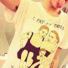 Miley Cyrus : elle défend la cause gay avec un t-shirt Marc Jacobs