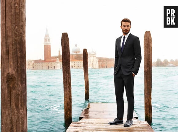 Jamie Dornan en costume à Venise pour la campagne printemps-été 2014 de la marque Hogan