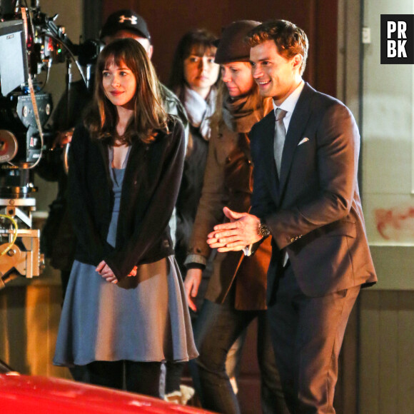 Fifty Shades of Grey : Jamie Dornan et Dakota Johnson souriants sur le tournage, le 17 janvier 2014 à Vancouver