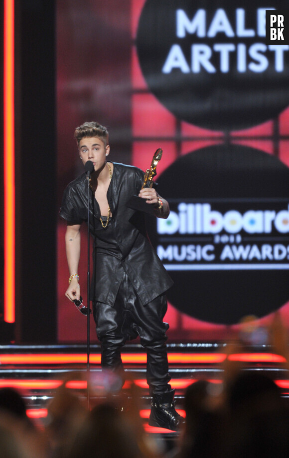 Justin Bieber sur la scène des Billboard Music Awards 2013