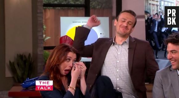 How I Met Your Mother : Jason Segel tente de réconforter Alyson Hannigan