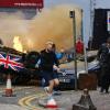 24 heures chrono saison 9 : voitures en feu sur le tournage à Londres, le 22 janvier 2014