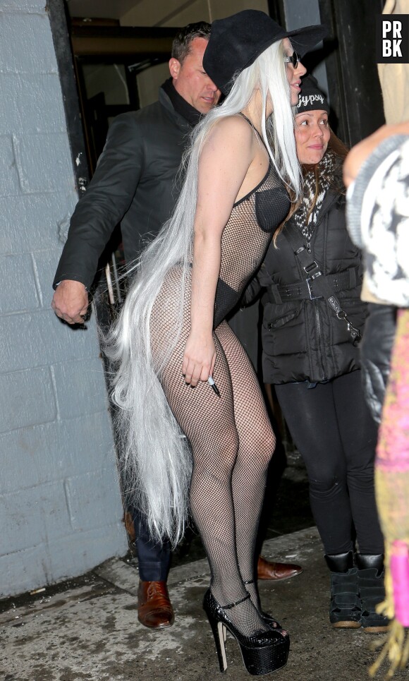 Lady Gaga en combi résille au milieu de l'hiver à New-York le 17 février 2014