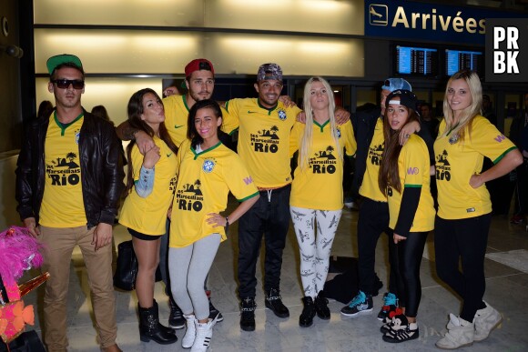 Les Marseillais à Rio : les candidats prennent la pose à l'aéroport Charles-de-Gaulle le 6 mars 2014