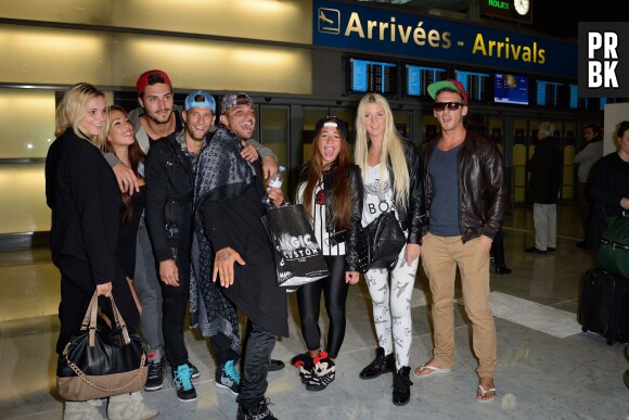 Les Marseillais à Rio : les candidats décontractés à l'aéroport Charles-de-Gaulle, le 6 mars 2014