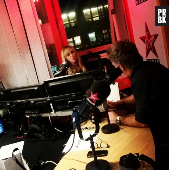 Enora Malagré à la tête de Derrière le poste, une émission à mille lieux de son émission sur Virgin radio