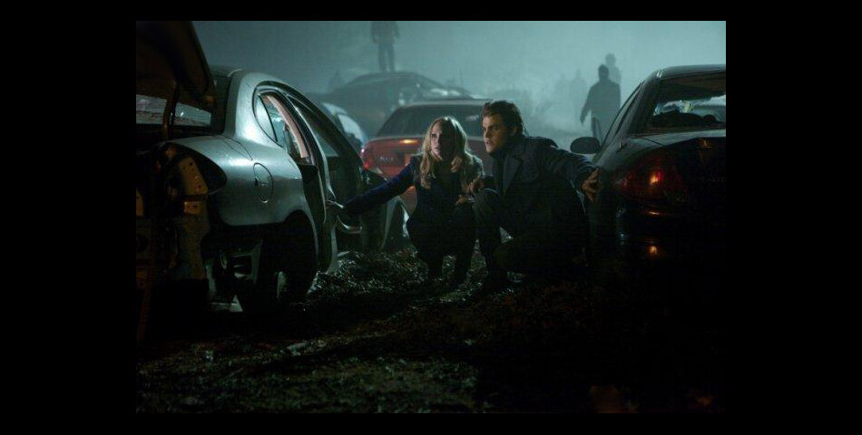 Vampire Diaries saison 5, épisode 17 : Paul Wesley et Candice Accola sur une photo